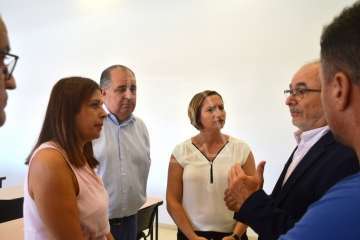 Miembros de la familia de Tito Galván mantuvieron este lunes un encuentro con directora general de Emergencias, alcaldesa y concejal de Seguridad (Foto TA)
